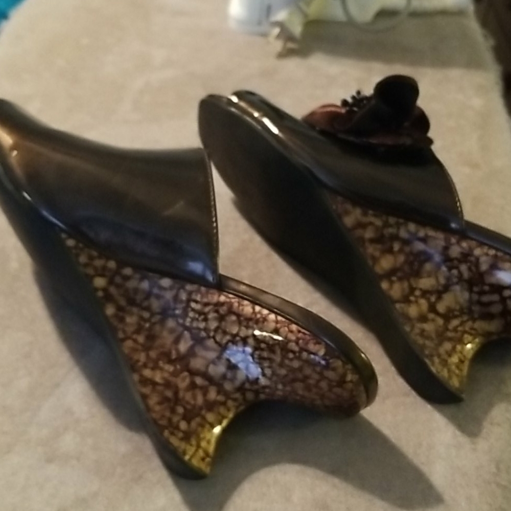 Shoes - Picture 3 of 6